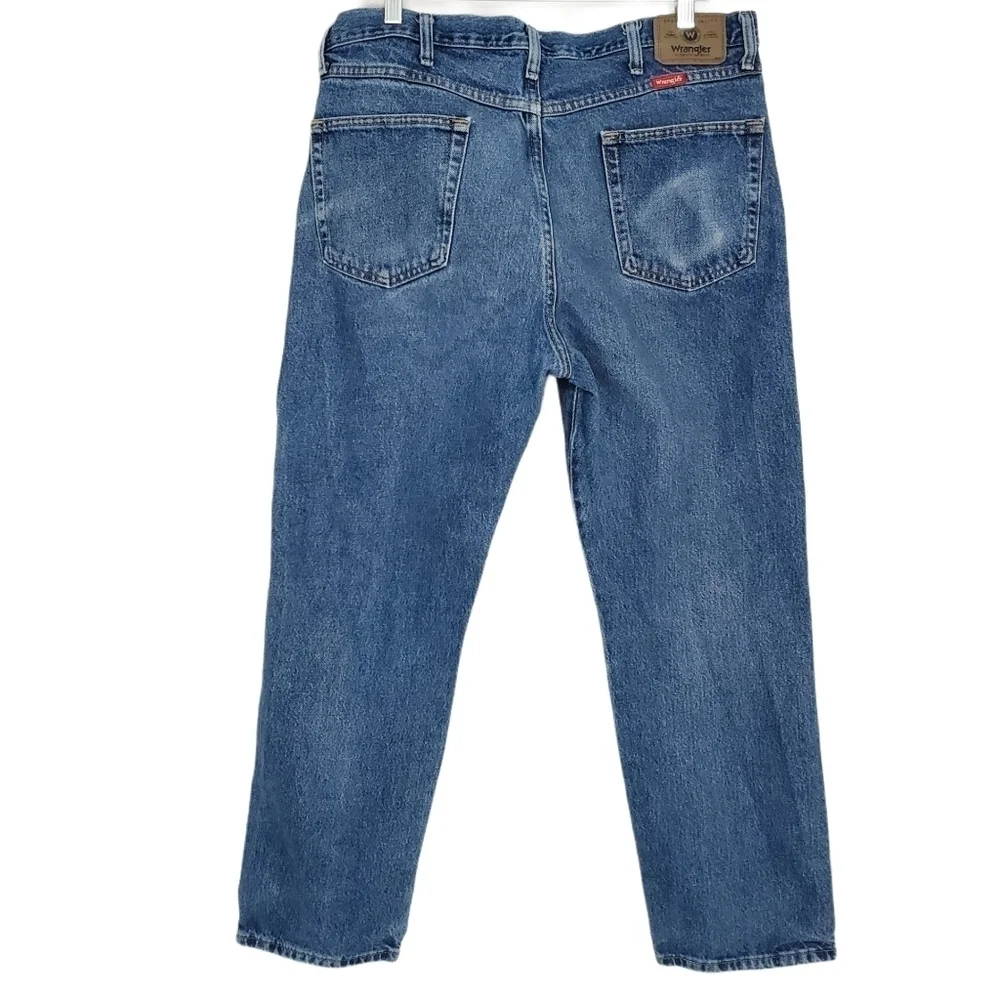 Wrangler Regular Fit Straight Leg Medium Wash Jeans